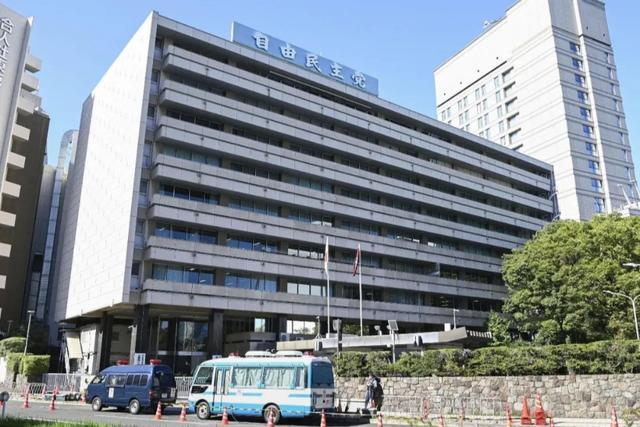 日首相官邸被冲撞 作案者穿防护服 曾参与反核电站活动