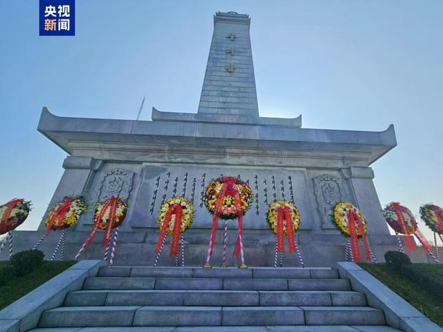 金正恩向中朝友谊塔送花圈 缅怀志愿军烈士